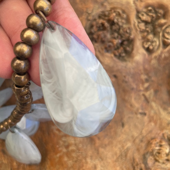 Statement necklace large teardrop teal beads brass color beads leather strap - Picture 2 of 8